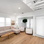 Renovated 3Br Venice Beach Home- Prime Location!