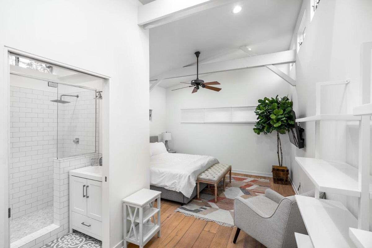 Holiday home Renovated 3br Venice Home- Prime Location! *