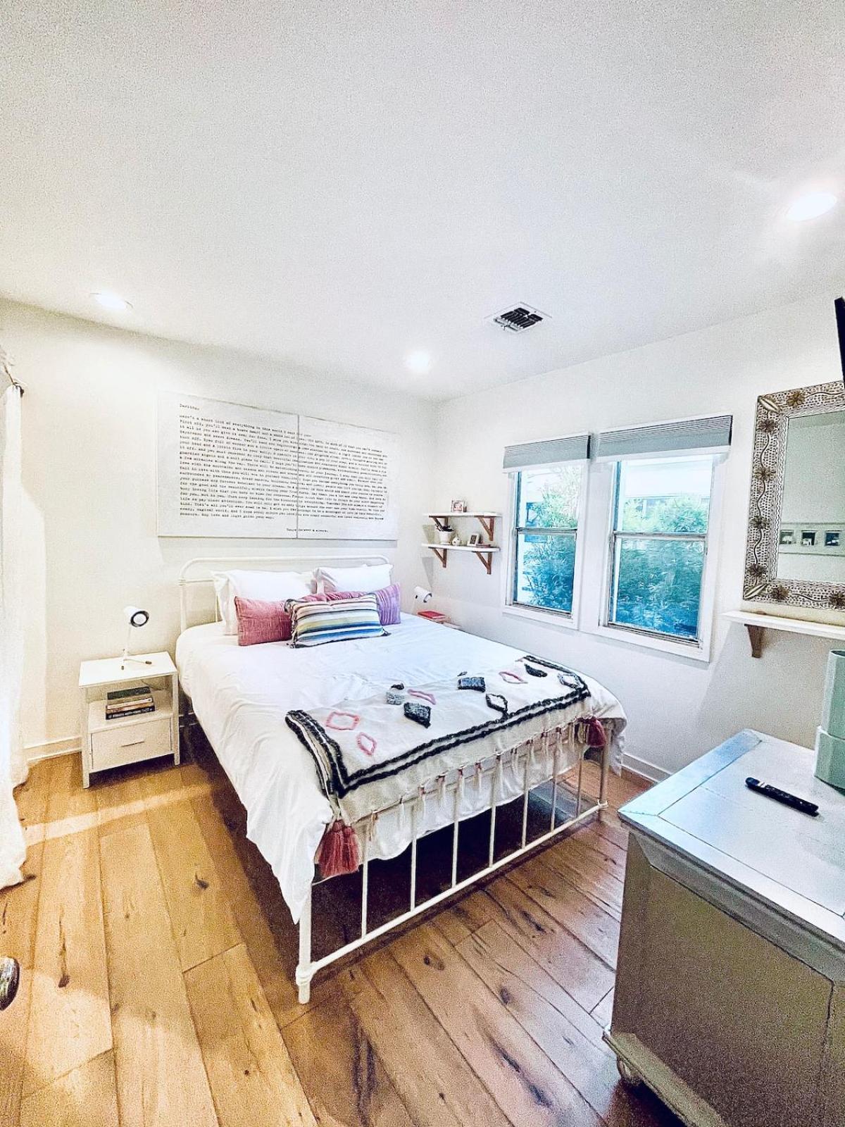 Holiday home Renovated 3br Venice Home- Prime Location!